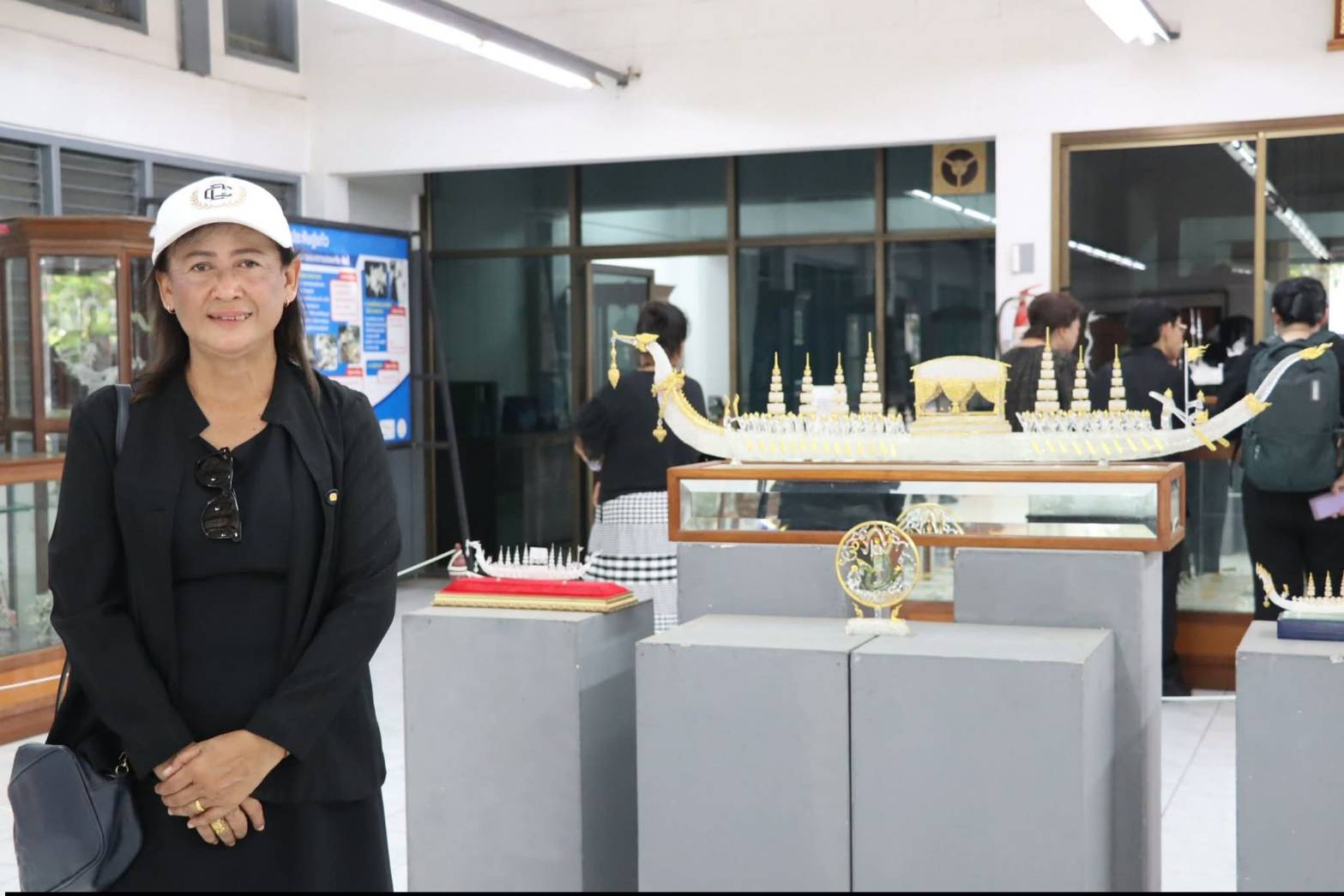 title - เที่ยวอยุธยา อย่าลืมแวะเข้ามาชมงานศิลปหัตถกรรมและงานศิลป์ ที่ ศูนย์ส่งเสริมและพัฒนาพัฒนาอาชีพเสริมนอกภาคการเกษตร (ศูนย์ศิลปาชีพบางไทรฯ (เดิม))